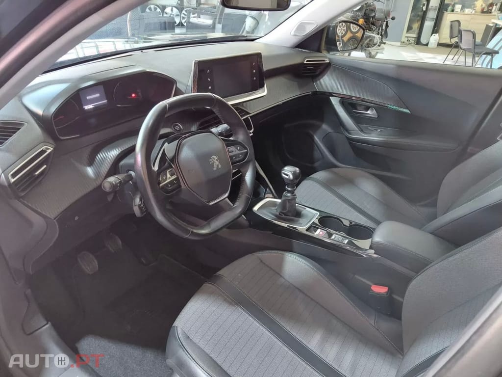 Peugeot 2008 1.2 PureTech Allure Pack
