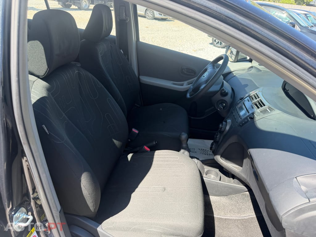 Toyota Yaris 1.0 VVT-i AC