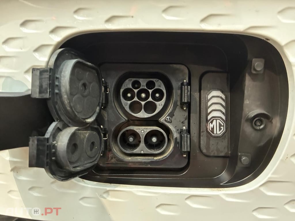 MG ZS EV Standard Luxury