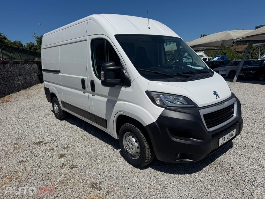 Peugeot Boxer 2.2 BlueHDi 330 L2H2 Premium