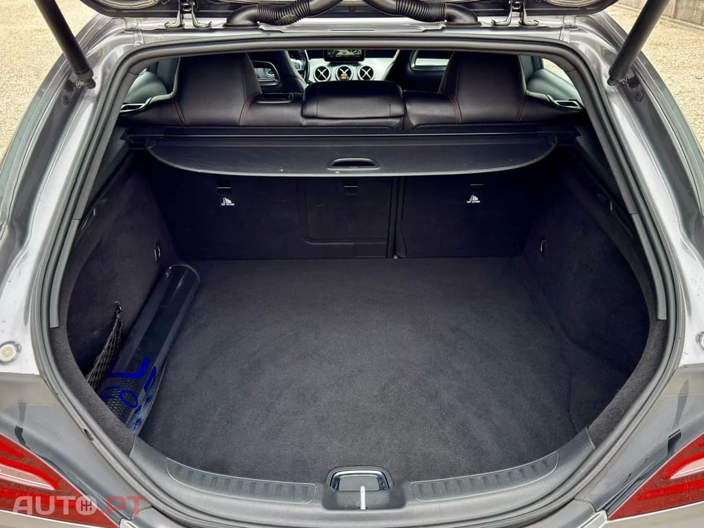 Mercedes-Benz CLA 200 d Shooting Brake AMG Line Aut. — fotografia 17