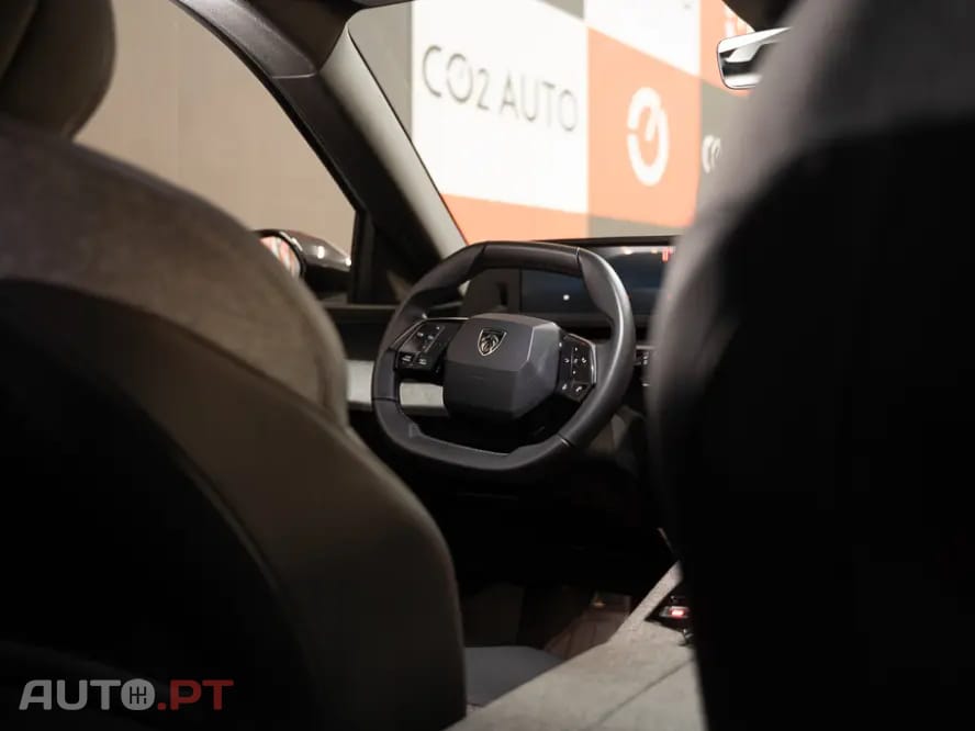 Peugeot 5008 1.2 Hybrid Allure e-DCS6