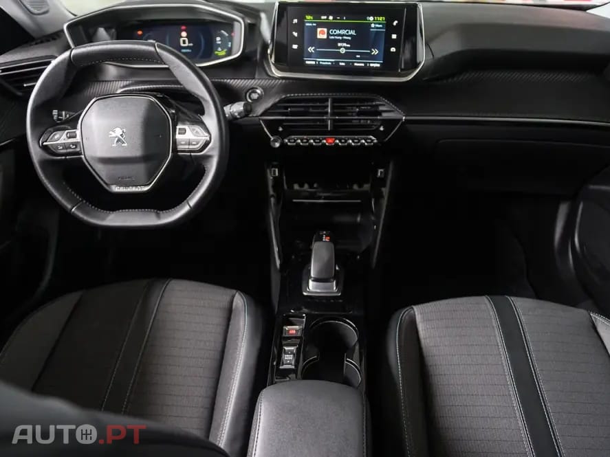 Peugeot E-2008 50 kWh Allure Pack