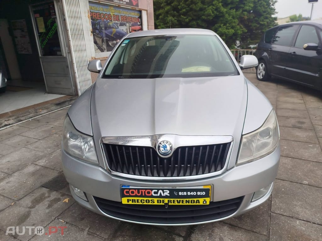 Skoda Octavia 1.6 TDI Ambiente — fotografia 2