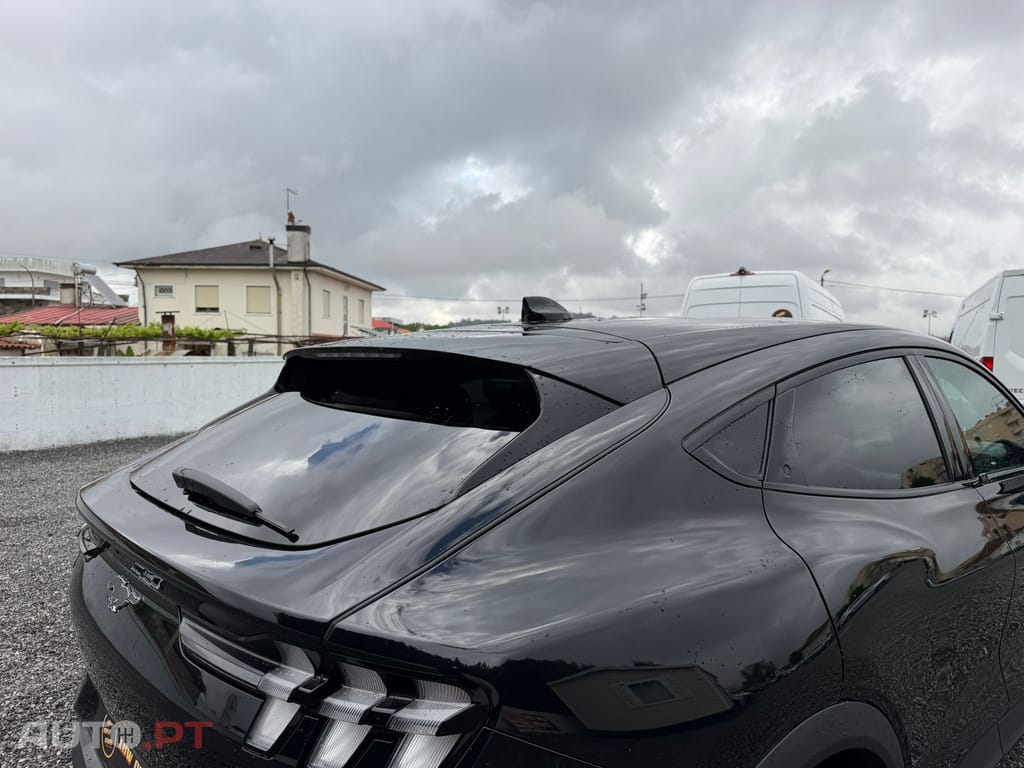 Ford Mustang Mach-E Standard