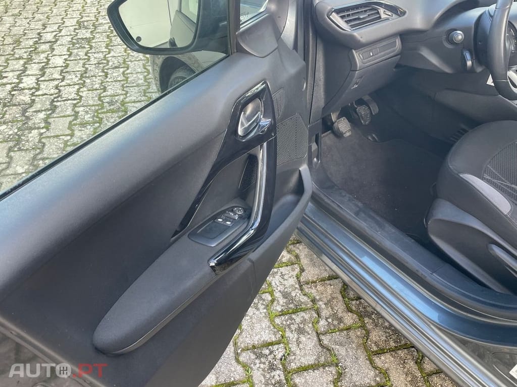 Peugeot 208 1.2 VTi Active