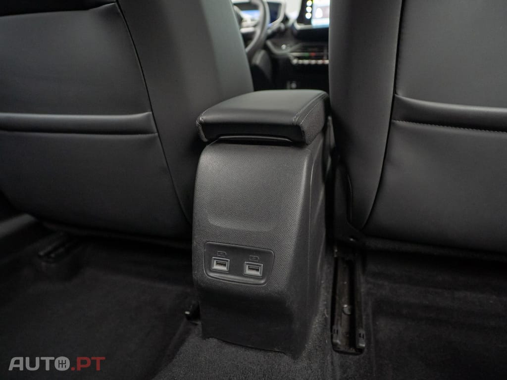 Peugeot E-2008 50 kWh Allure Pack