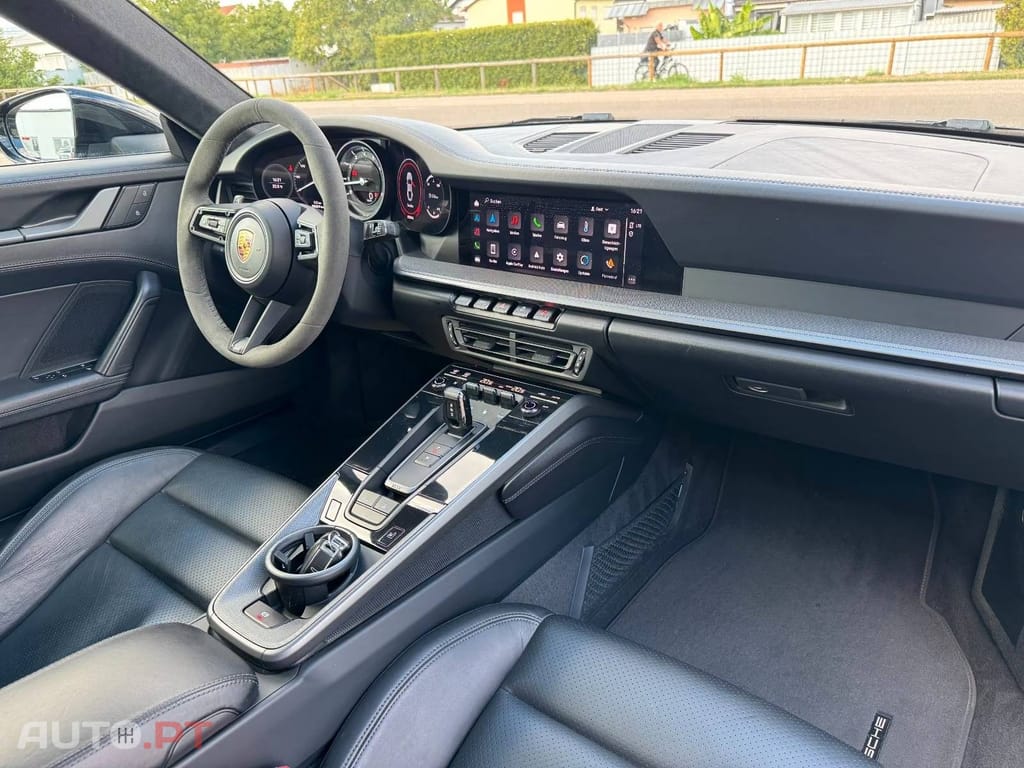 Porsche 911 Carrera