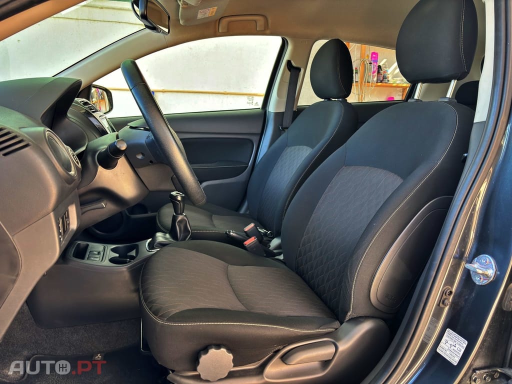 Mitsubishi Space Star 1.2 Intense Connect Edition