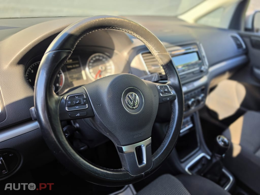 Volkswagen Sharan 2.0 TDI Confortline — fotografia 10