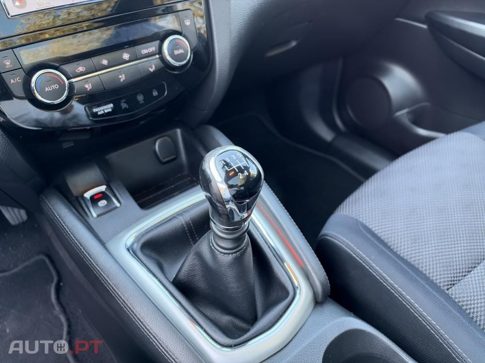 Nissan Qashqai 1.5 dCi N-Connecta 18