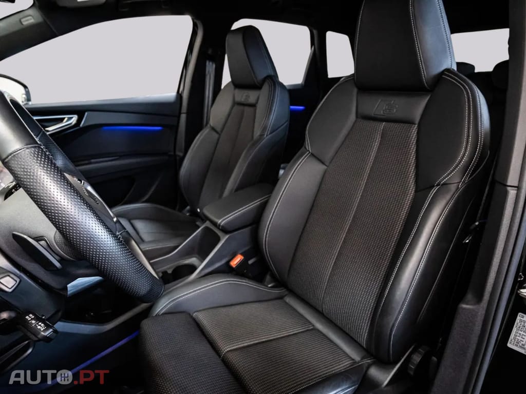 Audi Q4 E-Tron I.V.A DEDUTIVEL 55 S LINE BLACK