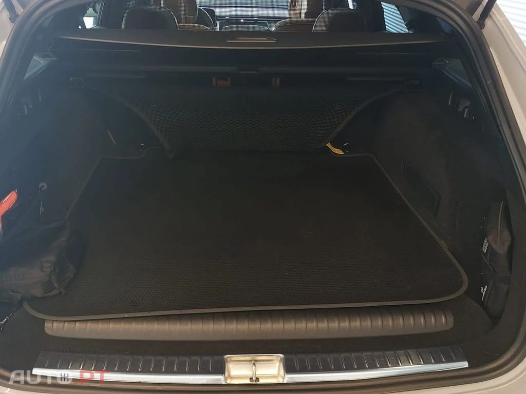 Mercedes-Benz E 300 e AMG Line