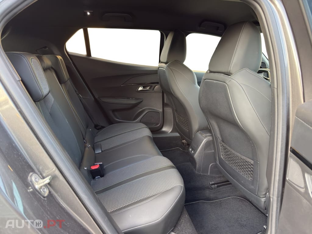 Peugeot 2008 1.2 PureTech GT Line EAT8