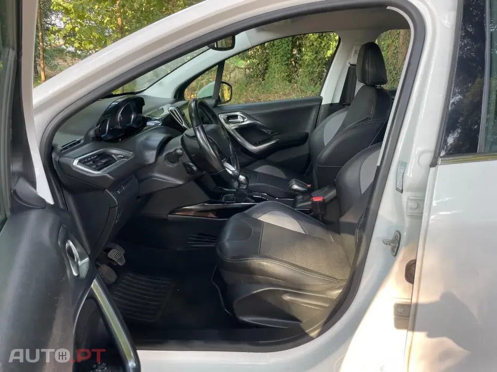 Peugeot 2008 1.2 PureTech Allure