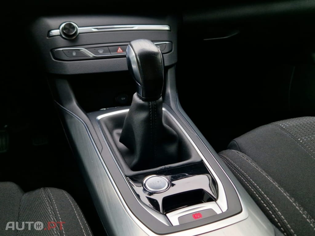 Peugeot 308 1.2 PureTech Allure J18