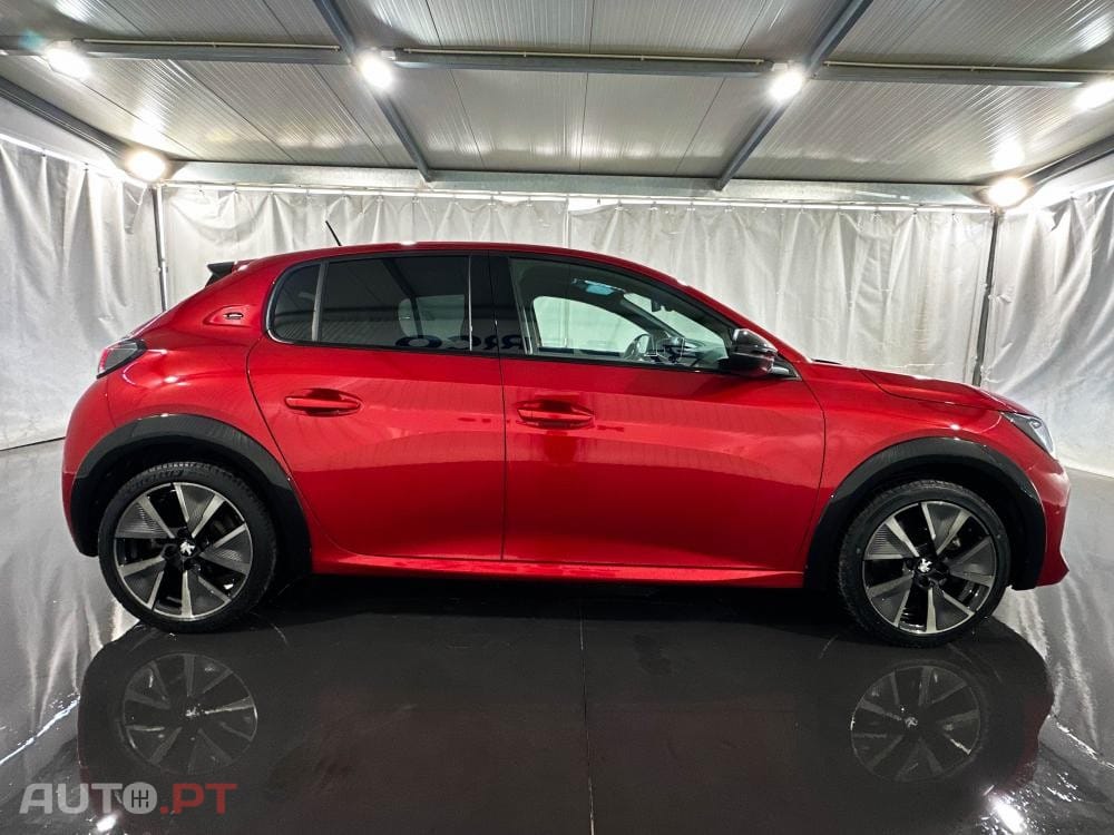 Peugeot E-208 50 kWh GT Pack
