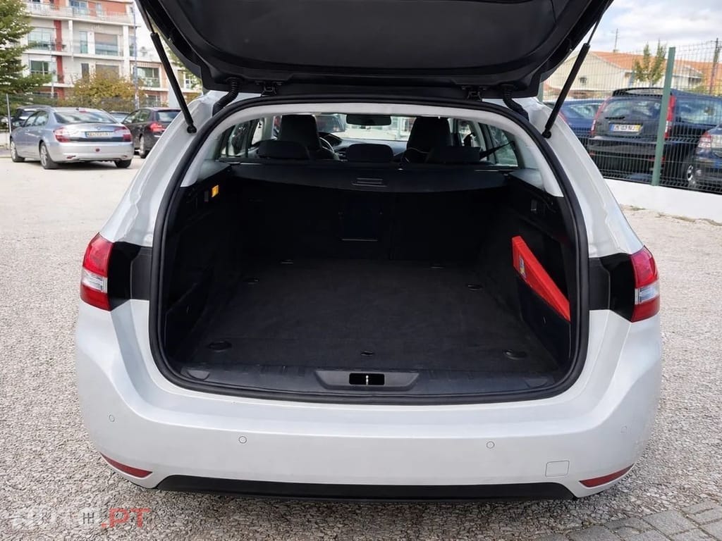 Peugeot 308 SW BlueHDi 130 EAT6 Stop & Start Allure Business-Pack