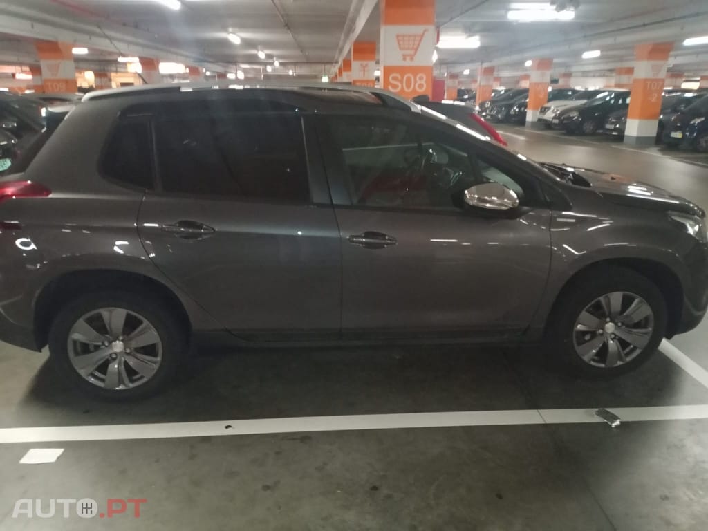 Peugeot 2008 1.2 PureTech Style