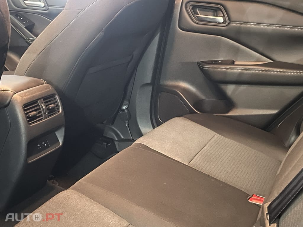 Nissan Qashqai 1.3 DIG-T N-Connecta LED Xtronic