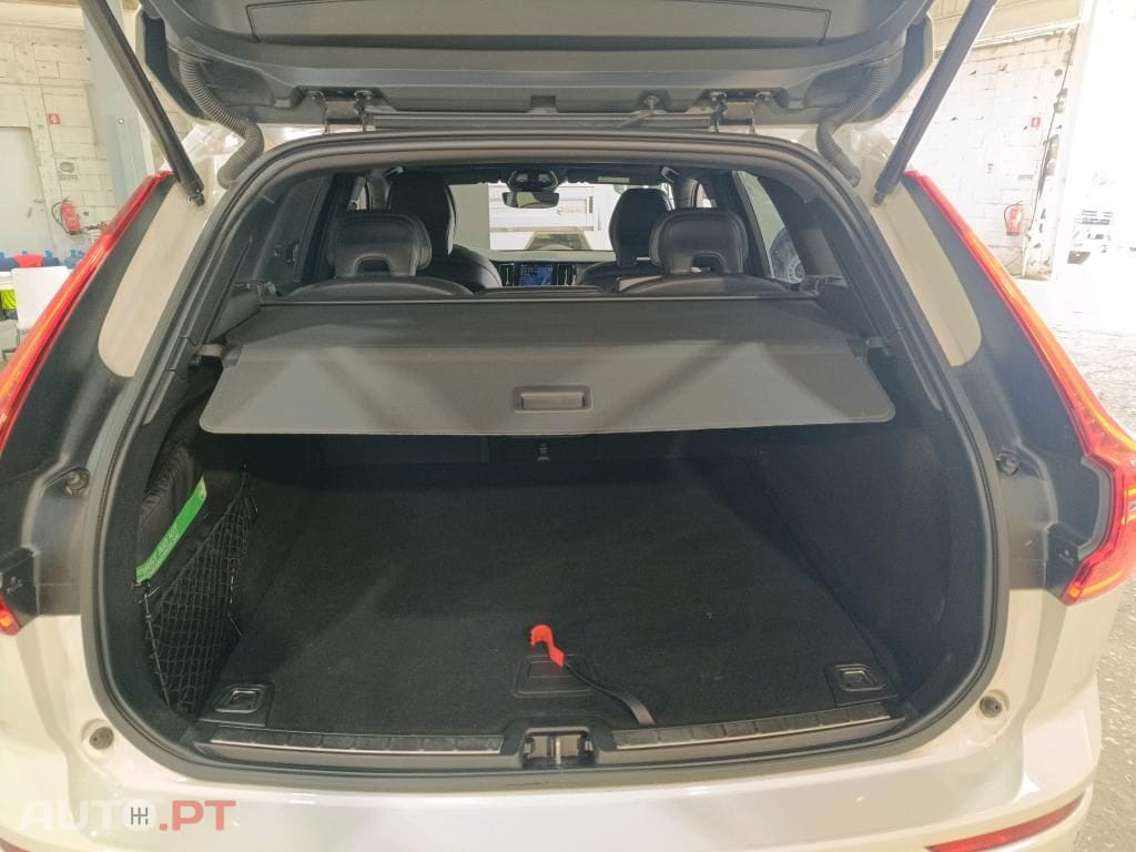 Volvo XC60 2.0 B4 R-Design
