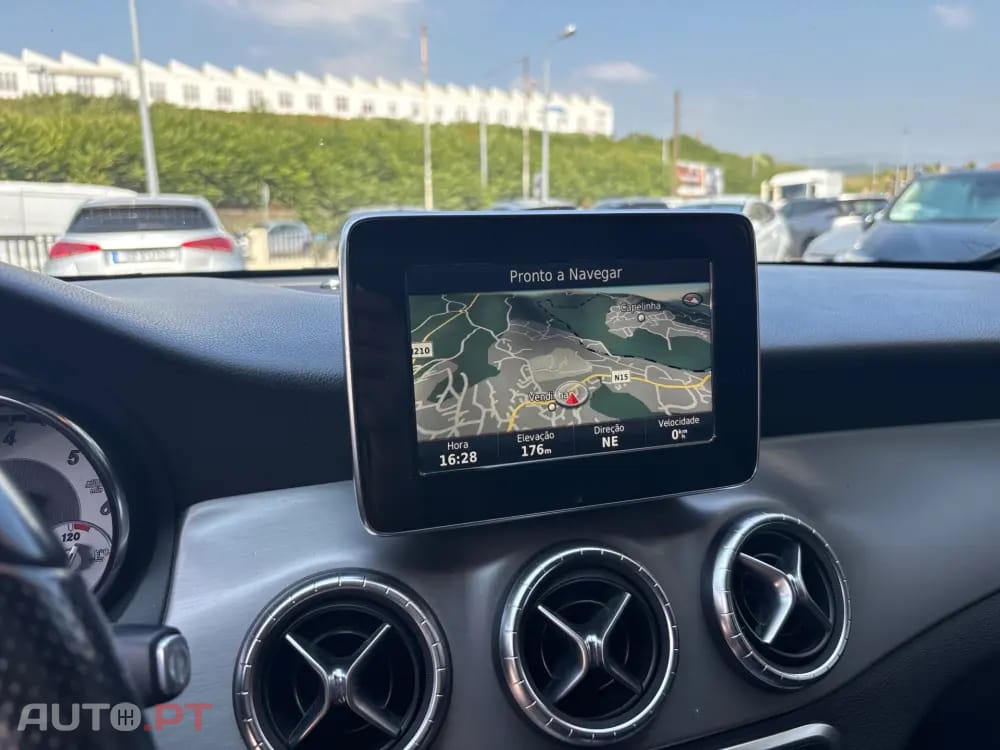 Mercedes-Benz CLA 220 d Shooting Brake AMG Line Aut.