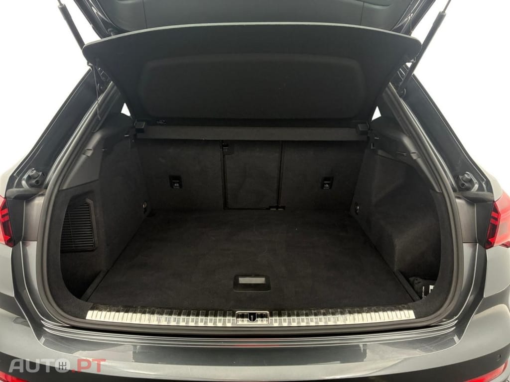 Audi Q3 45 TFSIe S line S tronic