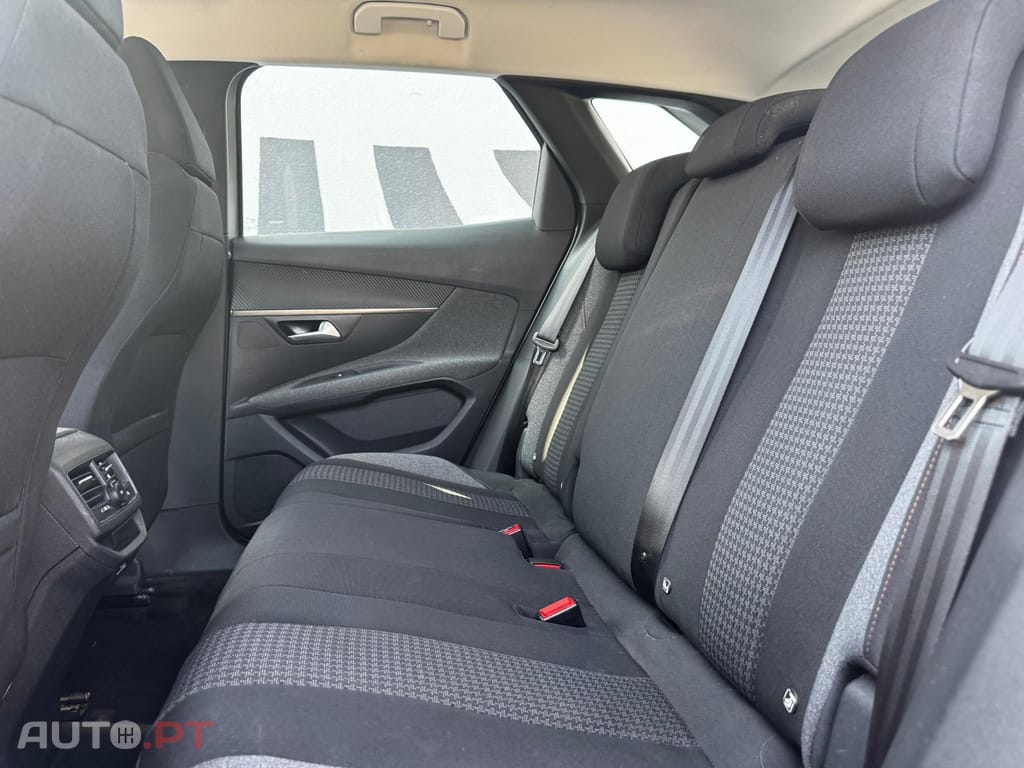 Peugeot 3008 PureTech 130 Stop & Start GPF EAT8 Active
