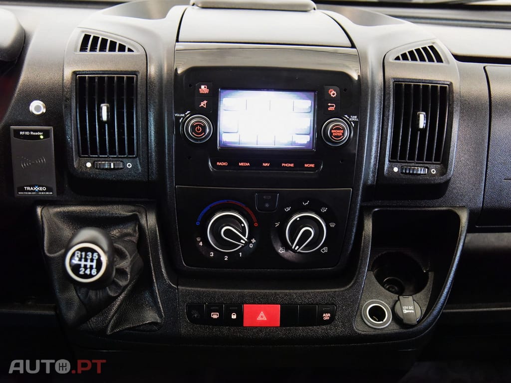 Peugeot Boxer 2.0 BlueHDi 335 L3H2 Pro