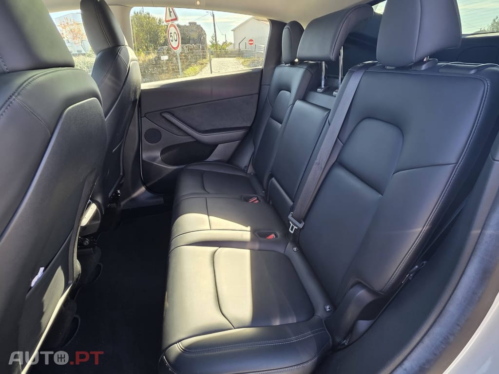 Tesla Model Y Long Range Dual Motor AWD