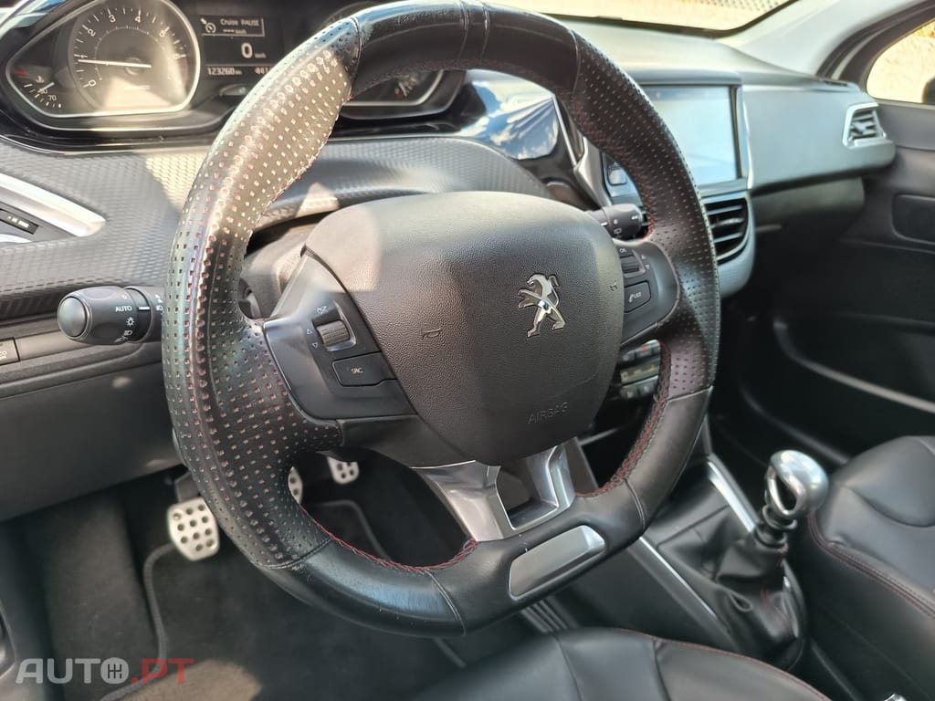 Peugeot 208 1.2 PureTech GT Line