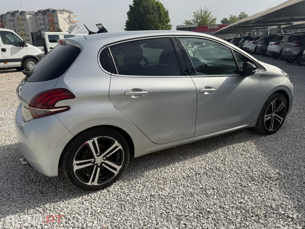 Peugeot 208 1.2 PureTech GT Line