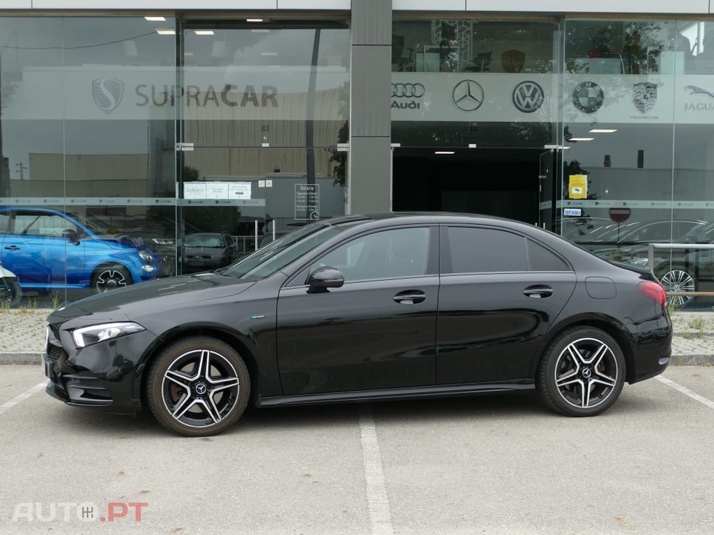 Mercedes-Benz A 250 e AMG Line