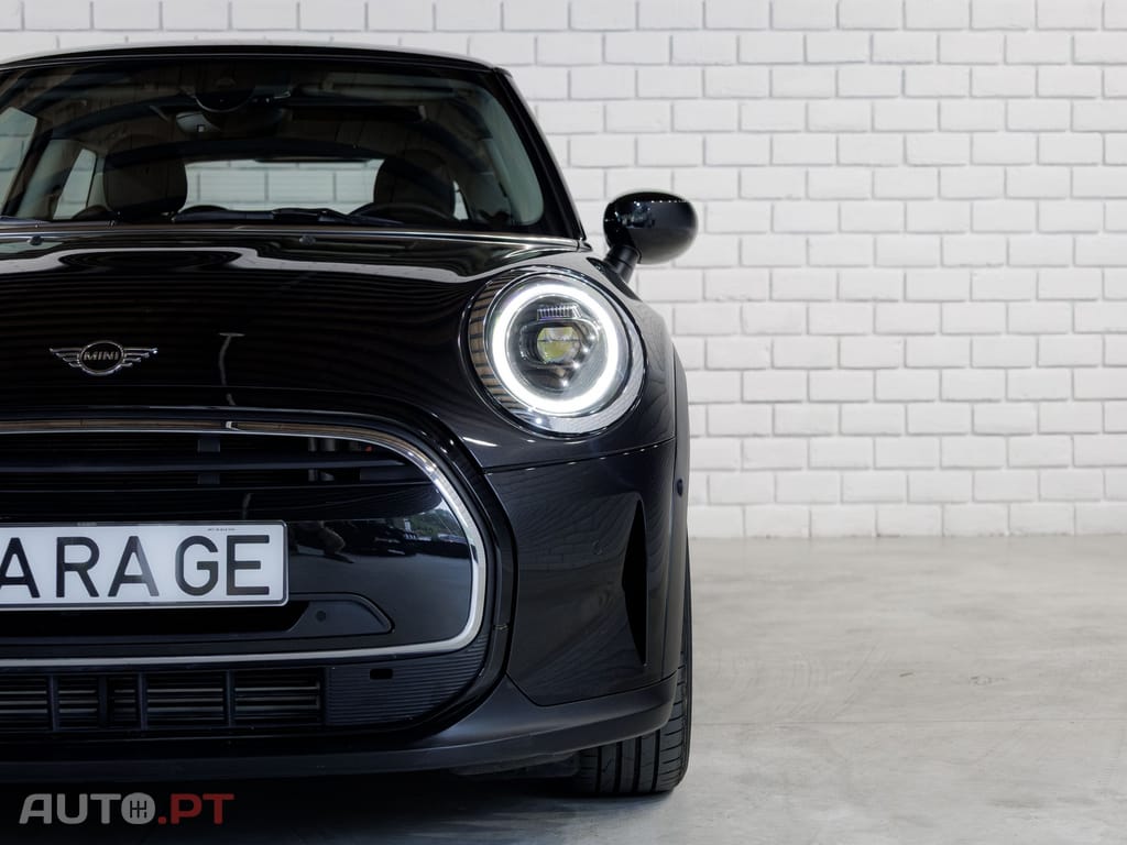 MINI Cooper Premium Yours Auto