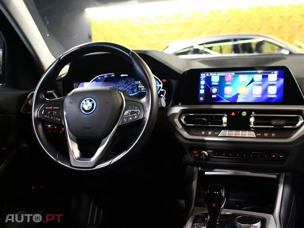 BMW 320 e Line Sport Auto