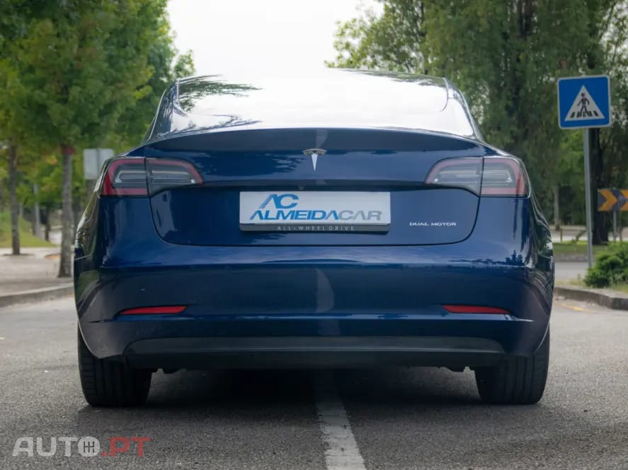 Tesla Model 3 Long-Range Dual Motor AWD