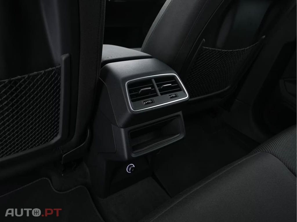 Audi E-Tron I.V.A DEDUTIVEL 