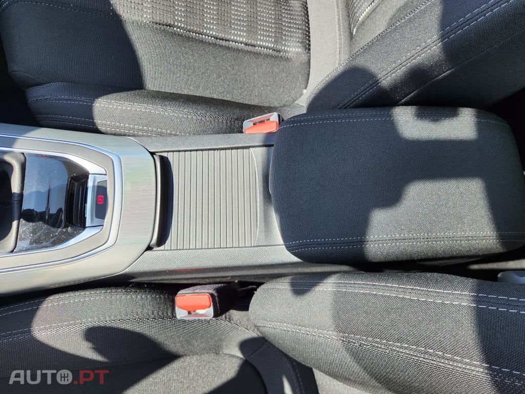 Peugeot 308 1.6 BlueHDi Style J17