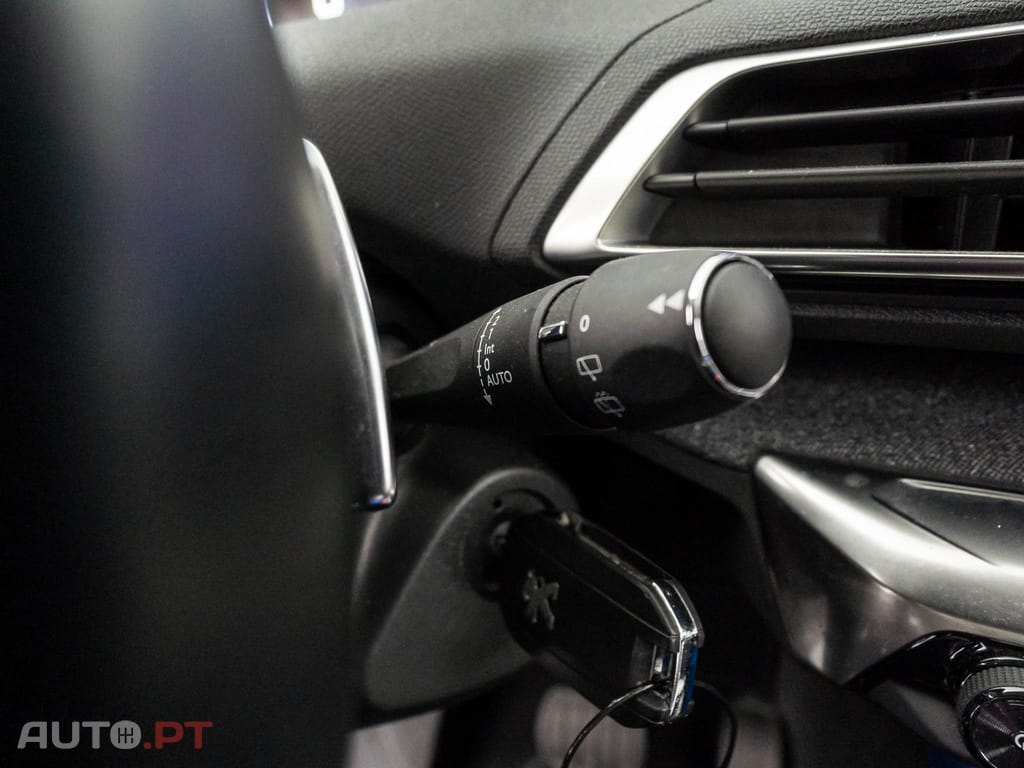 Peugeot 3008 1.5 BlueHDi Allure EAT8