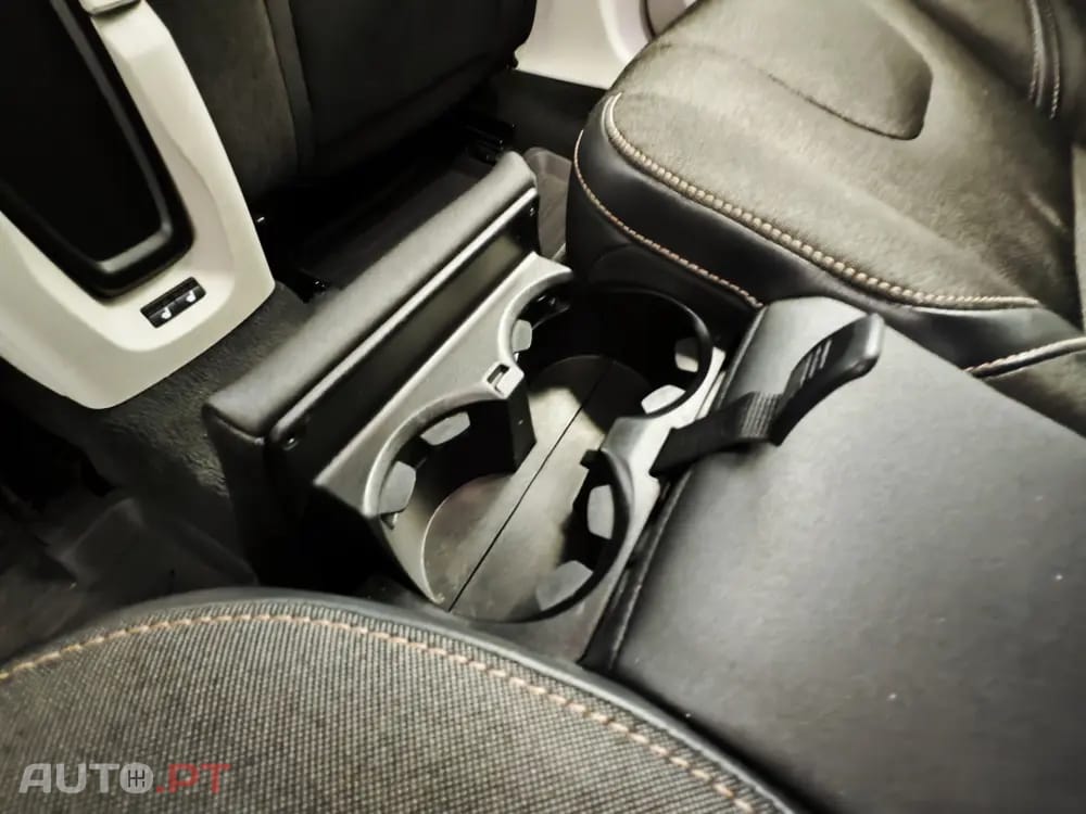 Volvo V40 Cross Country 1.6 D2 Momentum