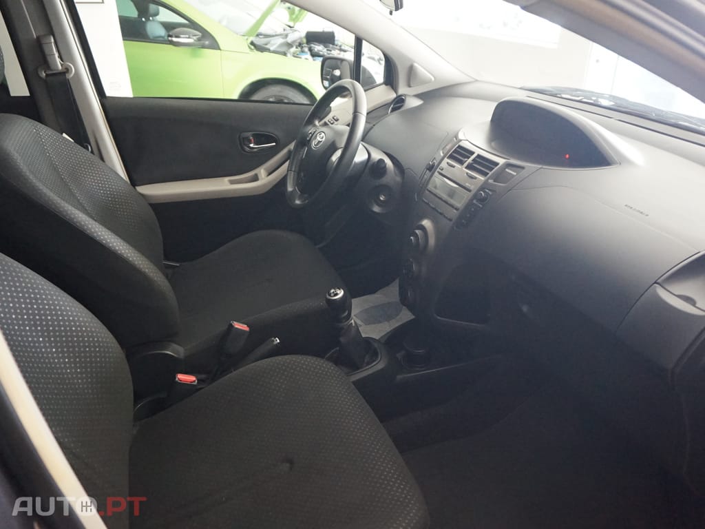 Toyota Yaris 1.0 VVT-i Confort