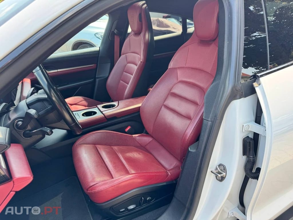 Porsche Taycan Base