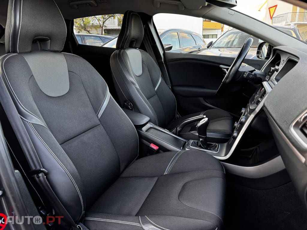 Volvo V40 1.6 D2 Momentum