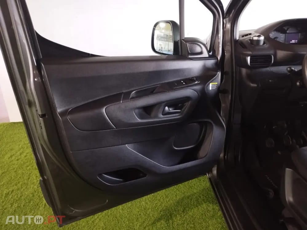 Peugeot Partner 1.5 Blue-HDI Premiun 3Lug