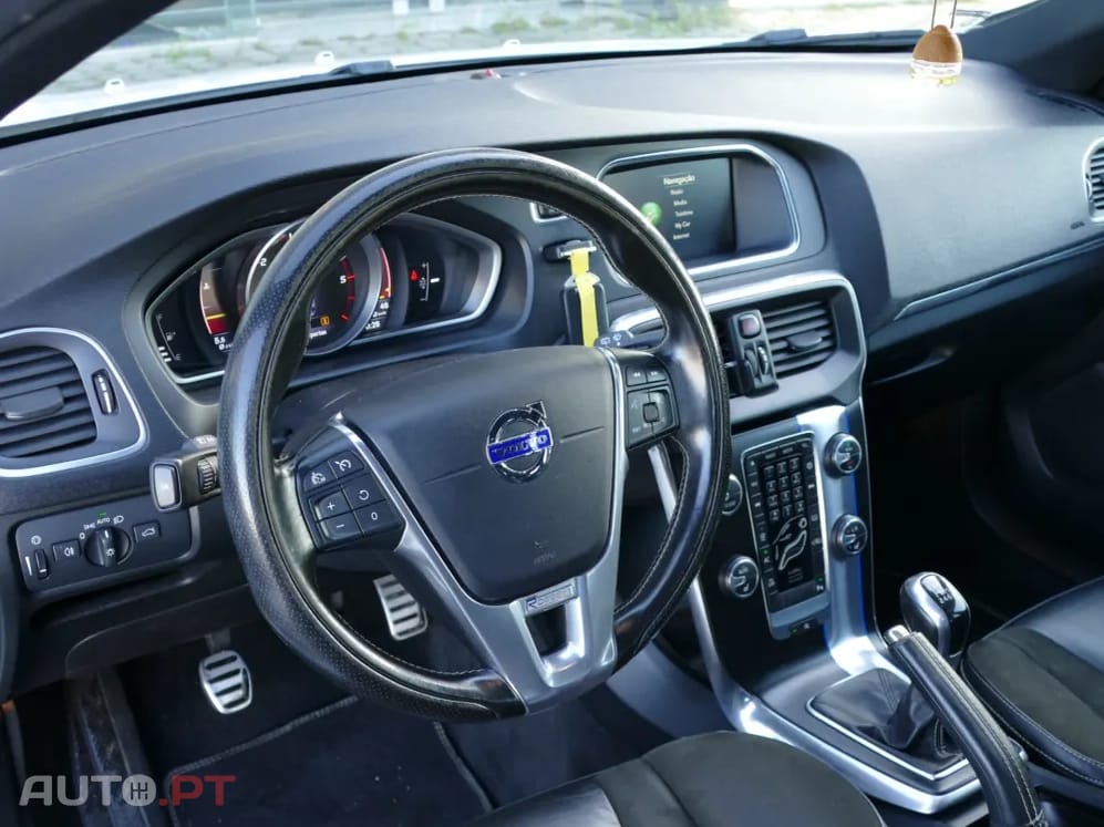 Volvo V40 2.0 D2 R-Design