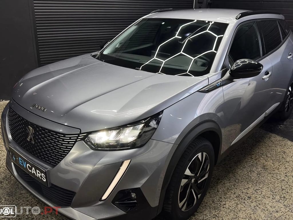 Peugeot E-2008 50 kWh Allure Pack