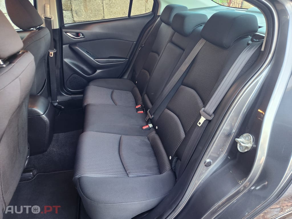 Mazda 3 1.5 Sky-D Excellence Navi