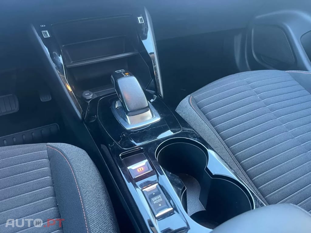 Peugeot E-2008 50 kWh Allure