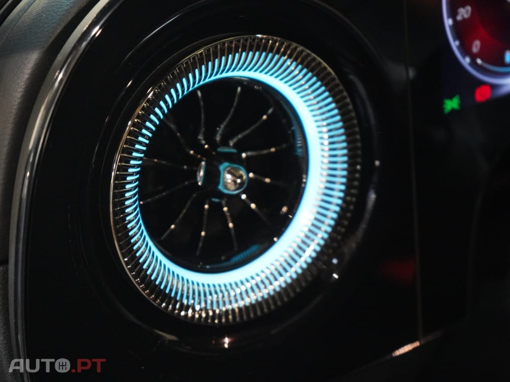 Mercedes-Benz CLA 250 com tecnologia EQ