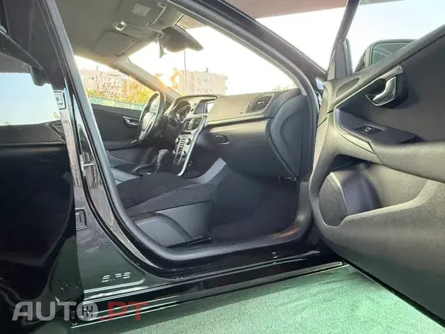 Volvo V40 2.0 D2 Momentum